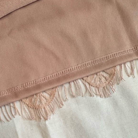 NWOT - MAURICES Size Large Set of 2 Lace Sleeveless Tops in Rose and Off-White - Picture 8 of 14